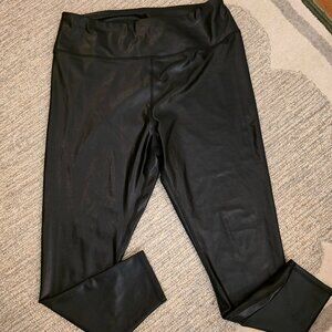 Black liquid leggings